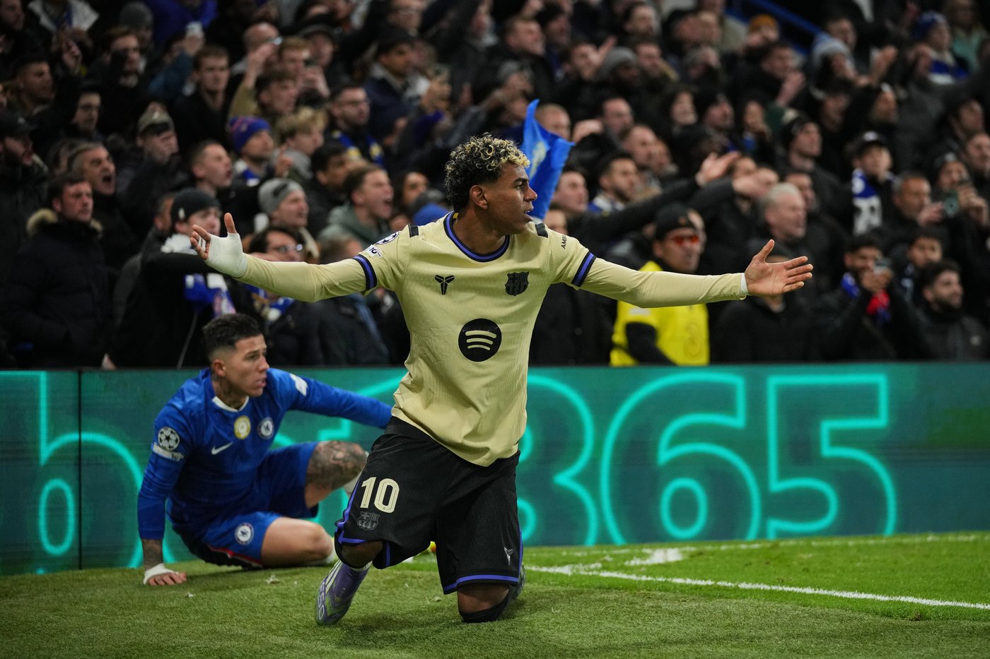 Canada's Jonathan David, Promise David both on target in Champions League play | iNFOnews.ca