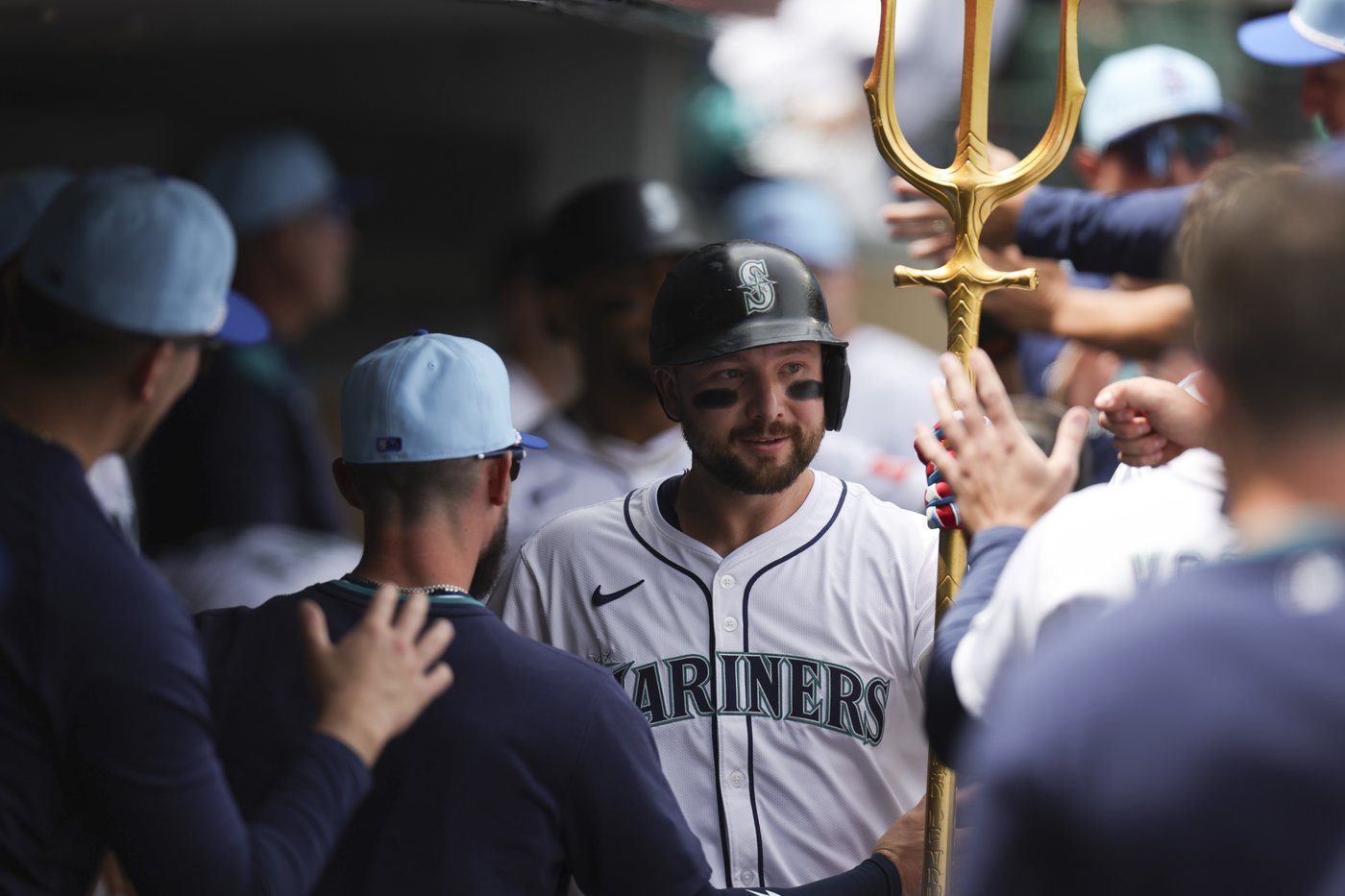Raleigh hits Nos. 34 and 35 to match Griffey's Mariners record for HRs before All-Star break | iNFOnews.ca