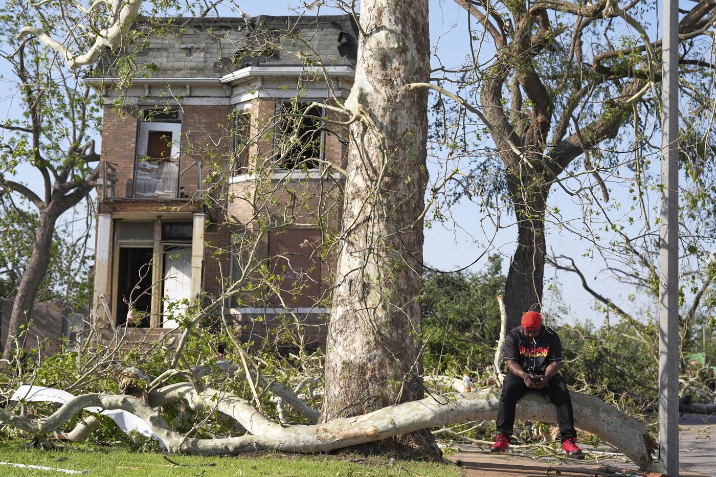 Severe Midwest weather leaves 9 dead in Kentucky | iNFOnews.ca