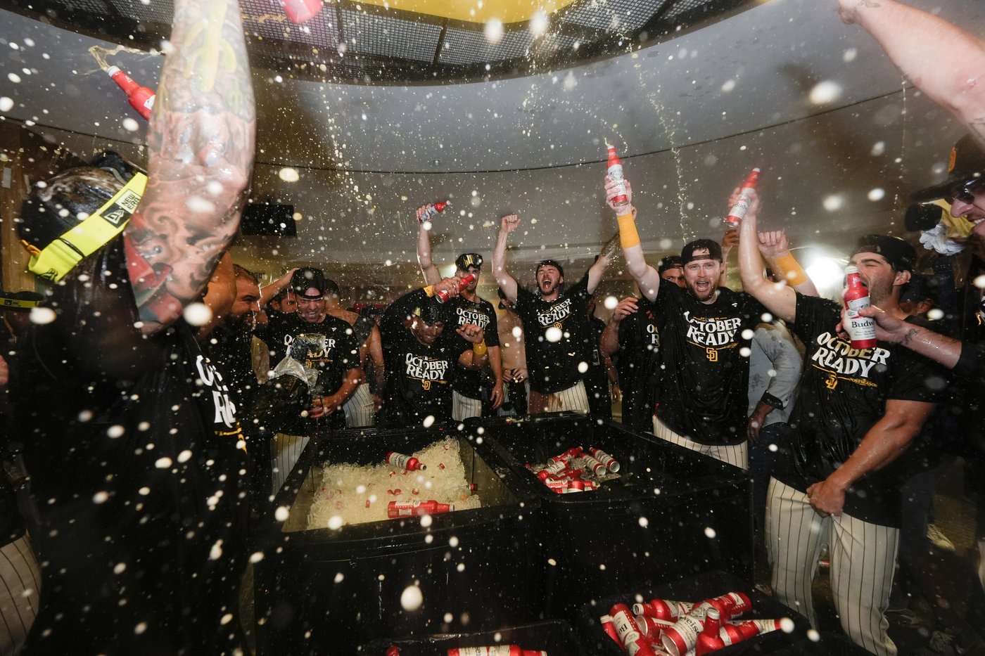 Higashioka's homer starts rally as Padres beat Braves 5-4 to sweep NL Wild Card Series | iNFOnews.ca