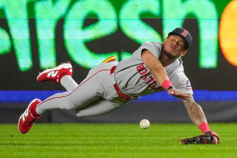 Red Sox eliminated by the Yankees after mistakes in the field bite Boston | iNFOnews.ca