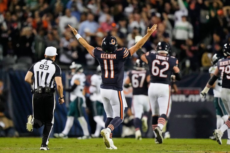 Case Keenum drives Chicago to 3 touchdowns as the Bears beat the Eagles 27-7 | iNFOnews.ca