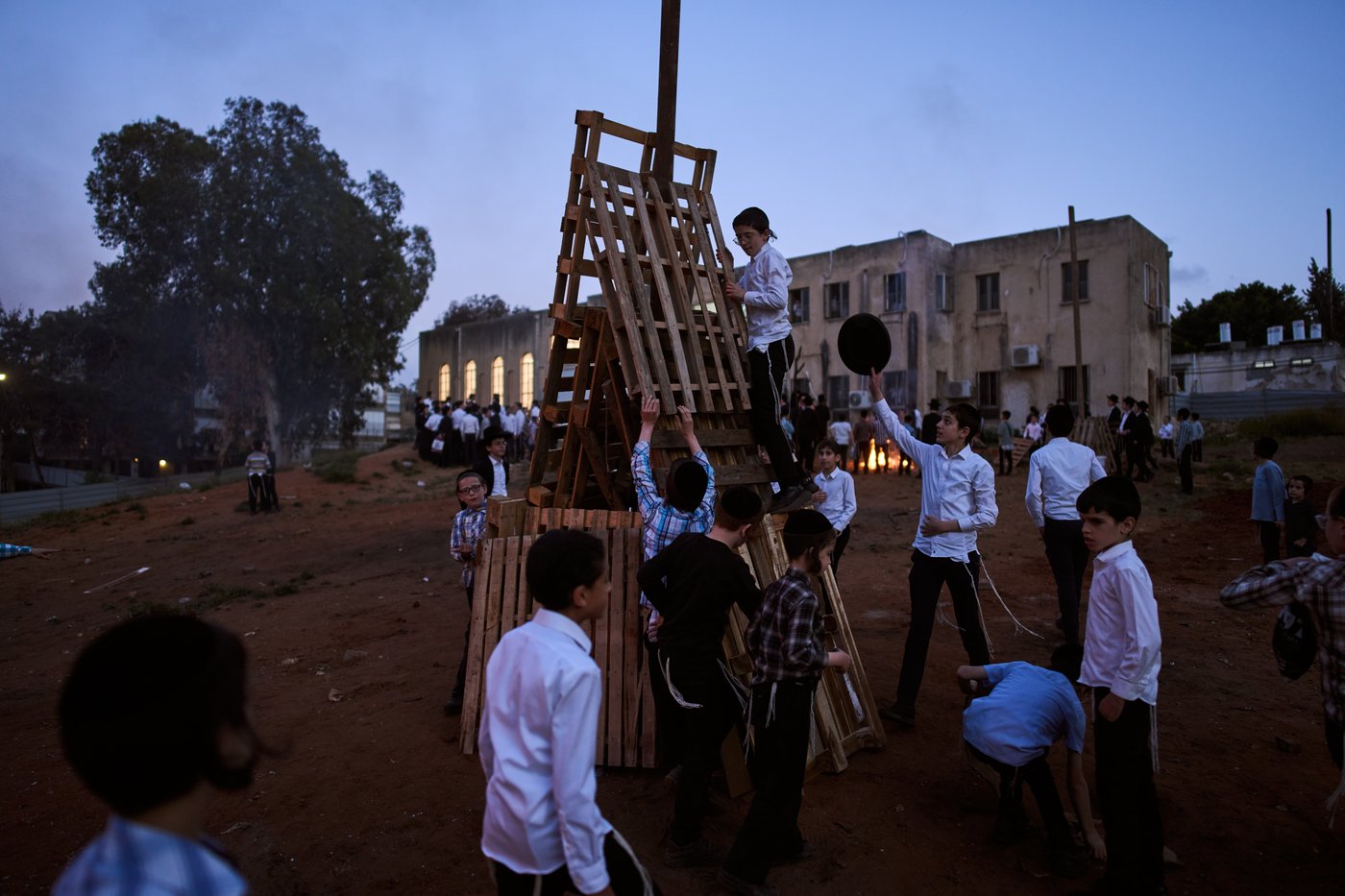 Jewish holiday Lag BaOmer lights up Israel with bonfires and song, in photos | iNFOnews.ca