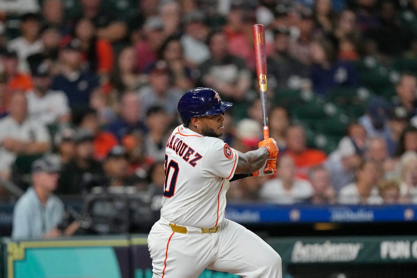 Nelson Velázquez's 2-run single in the 8th inning gives Astros 2-0 win over White Sox | iNFOnews.ca Nelson Velázquez's 2-run single in the 8th inning gives Astros 2-0 win over White Sox | iNFOnews.ca