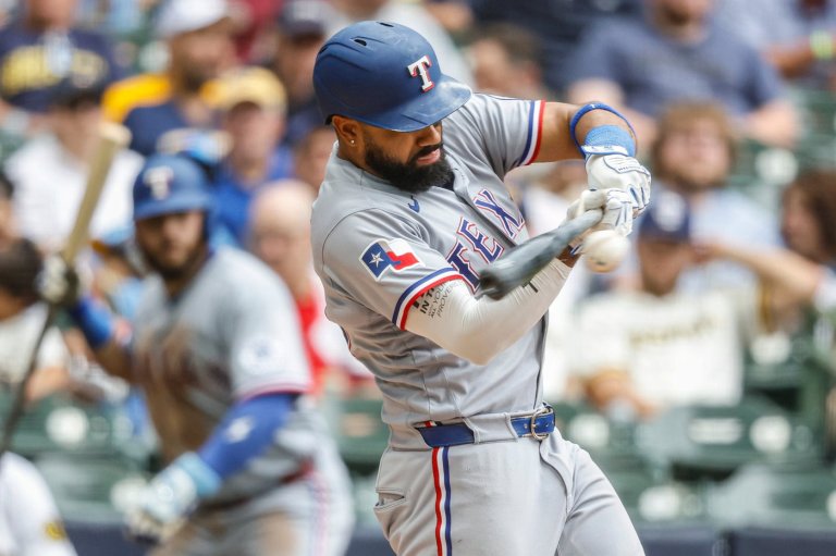 Ezequiel Durán leads the way as Rangers snap 4-game skid by beating Brewers 7-4 | iNFOnews.ca