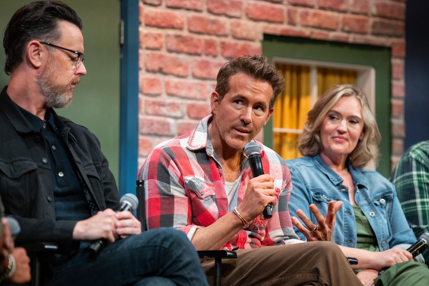 Ryan Reynolds says his two-year-old helped convince Bill Murray to do John Candy doc | iNFOnews.ca Ryan Reynolds says his two-year-old helped convince Bill Murray to do John Candy doc | iNFOnews.ca