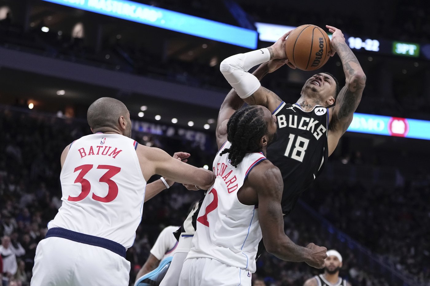 Antetokounmpo returns and Bucks use 4th-quarter rally to beat Clippers 116-110 | iNFOnews.ca Antetokounmpo returns and Bucks use 4th-quarter rally to beat Clippers 116-110 | iNFOnews.ca