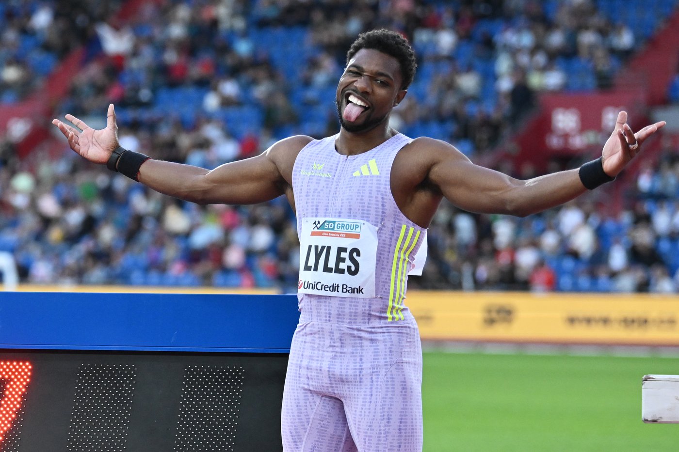 Noah Lyles runs a world-best 14.67 seconds to win the 150 meters at Golden Spike meet | iNFOnews.ca