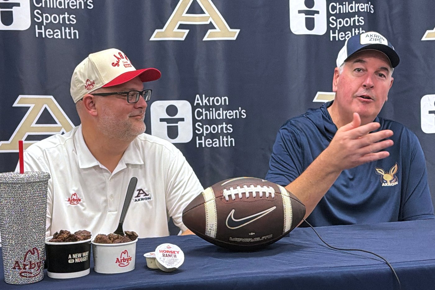 Akron fan’s dream OC debut ends in heartbreak after 4 plays and a costly fumble | iNFOnews.ca Akron fan’s dream OC debut ends in heartbreak after 4 plays and a costly fumble | iNFOnews.ca