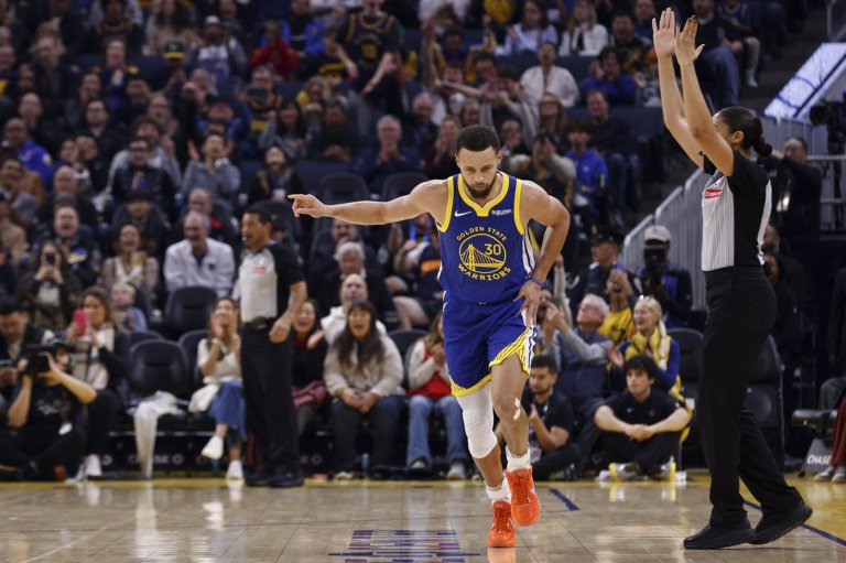 Curry scores 31 points in return from one-game absence with ankle injury, Warriors beat Jazz 123-114 | iNFOnews.ca