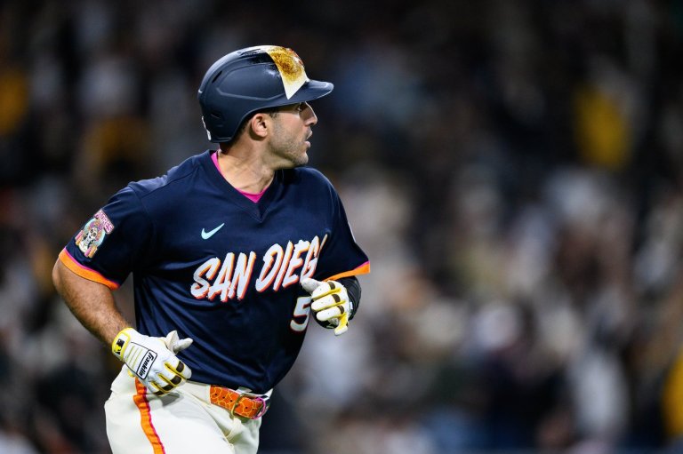 Laureano, Machado, Castellanos homer in the Padres' 7-3 win over the Athletics | iNFOnews.ca