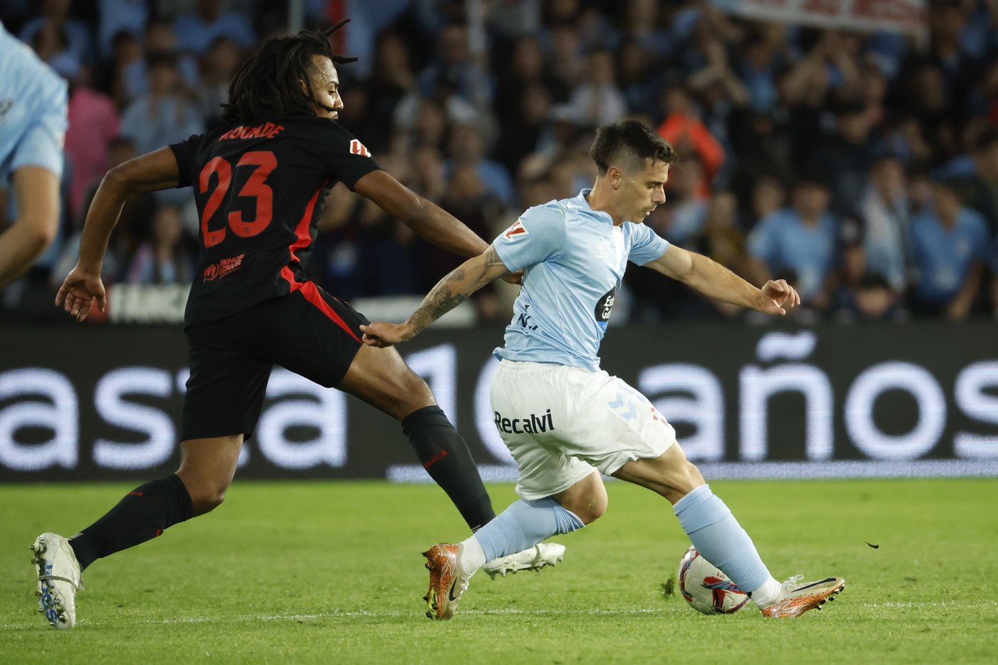 10-man Barcelona concedes two late goals in draw at Celta Vigo | iNFOnews.ca
