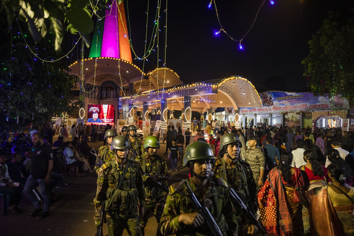 Hindus in Bangladesh celebrate their largest festival under tight security following attacks | iNFOnews.ca