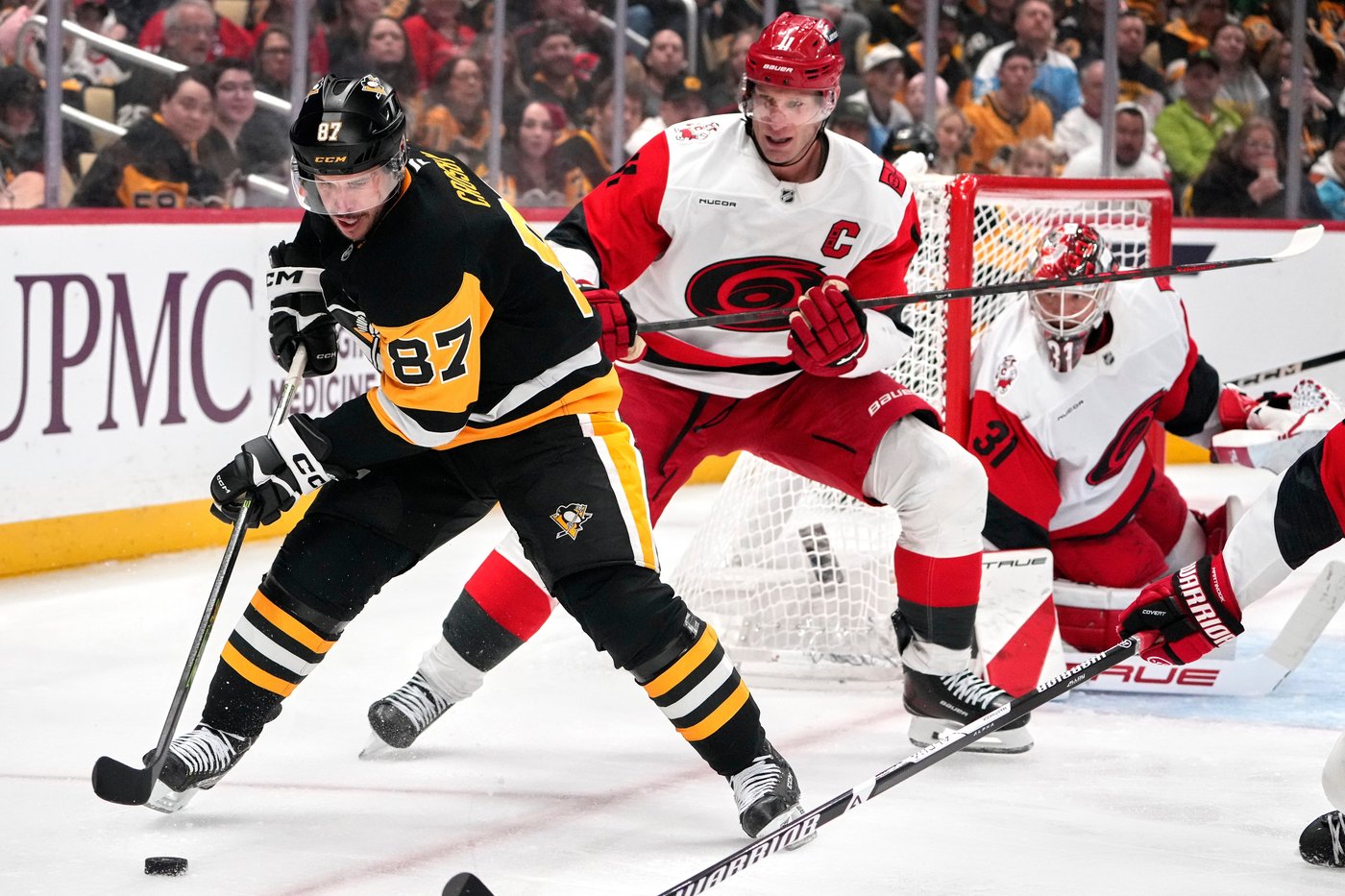 Hurricanes score 3 times on the power play in a 5-1 win over the Penguins | iNFOnews.ca