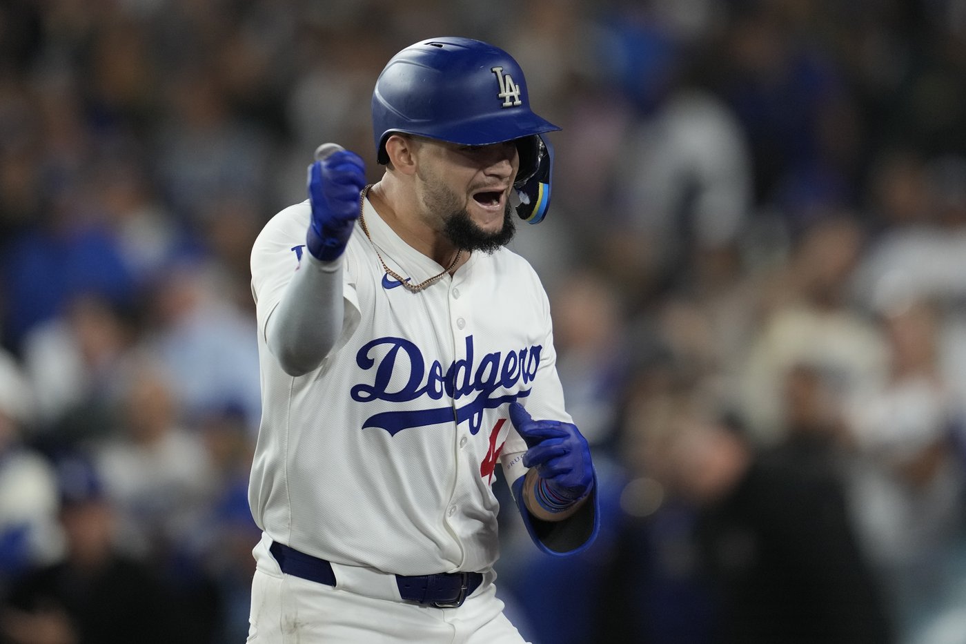 Dodgers rally with 5 runs in 7th and beat Padres 7-2 to clinch 11th NL West title in 12 years | iNFOnews.ca