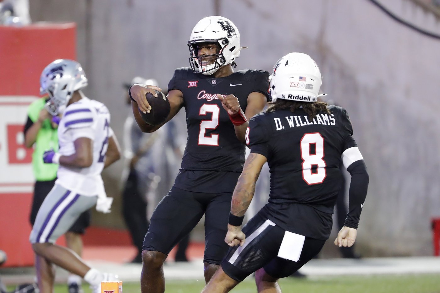 Houston scores twice in 4th quarter, Cougars beat No. 17 Kansas State 24-19 | iNFOnews.ca