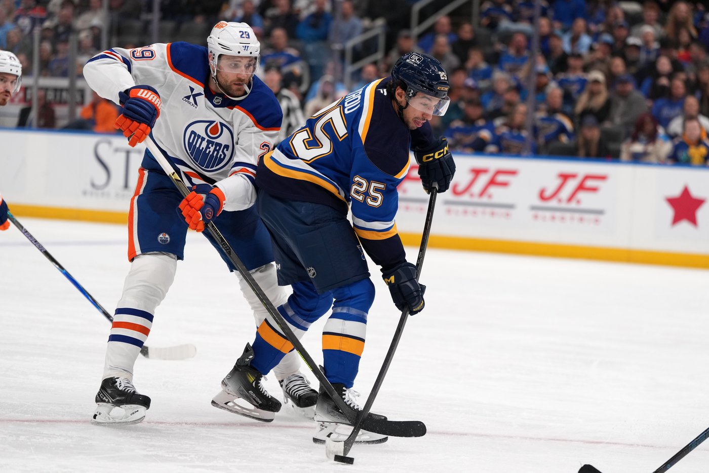 Blues forward Jordan Kyrou a healthy scratch against Sabres for the 1st time in his career | iNFOnews.ca