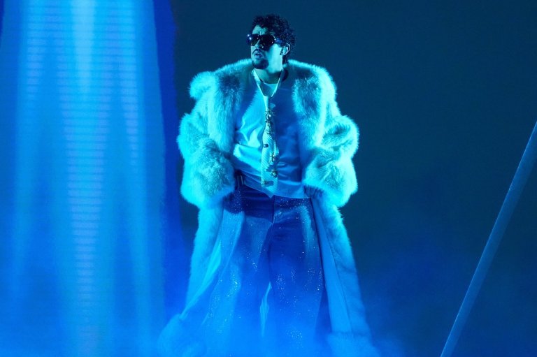 AP's top songs of 2025: 'Lo que le pasó a Hawaii,' 'Abracadabra' and more | iNFOnews.ca