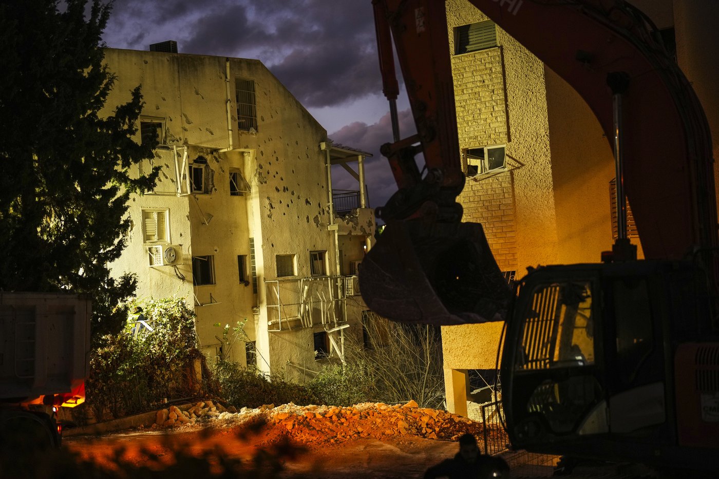 Israel launches new airstrikes on Lebanon as leaders draw closer to ceasefire with Hezbollah | iNFOnews.ca