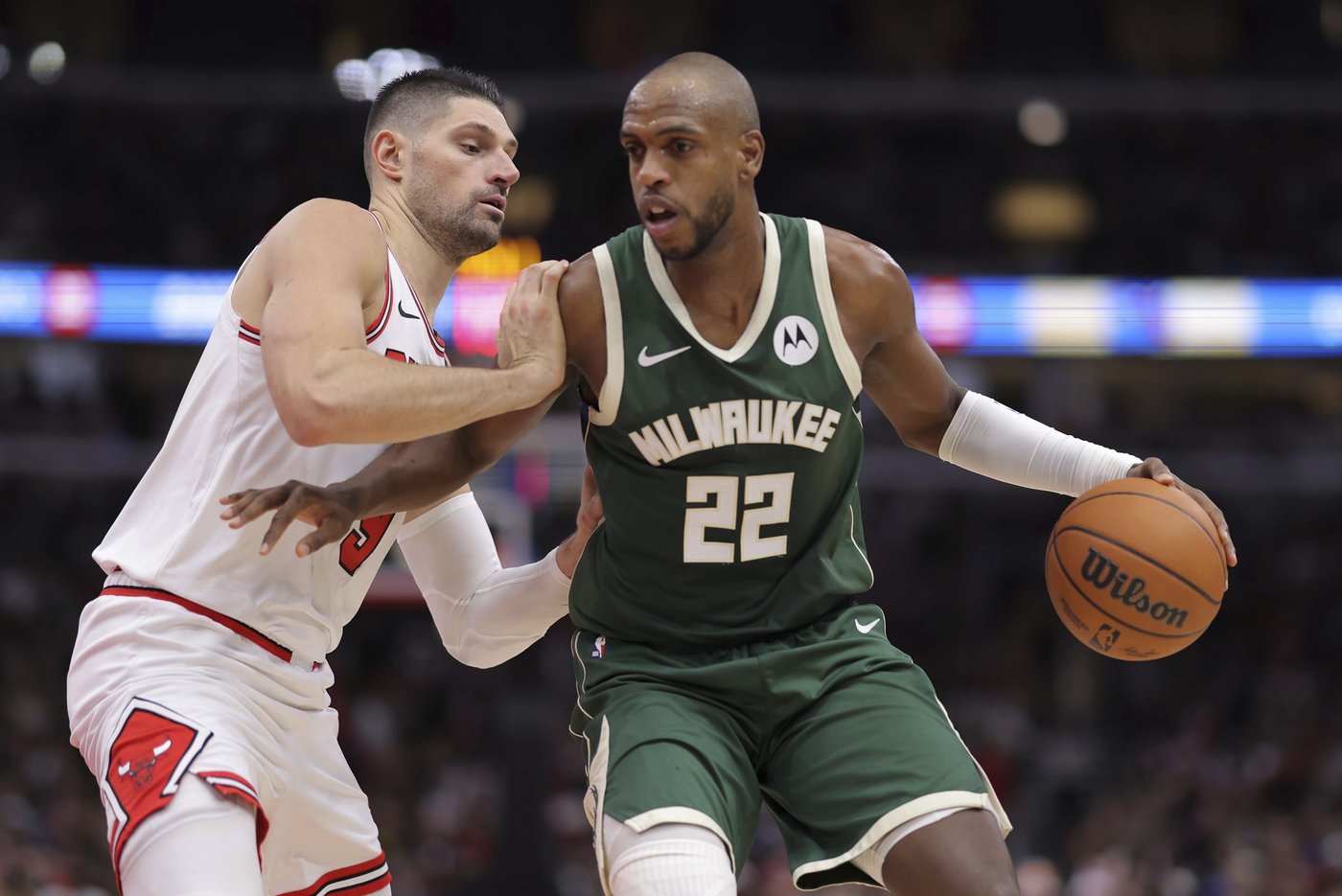 Middleton and Lopez lead the way as Bucks pound Bulls 112-91 without Giannis, Lillard | iNFOnews.ca Middleton and Lopez lead the way as Bucks pound Bulls 112-91 without Giannis, Lillard | iNFOnews.ca