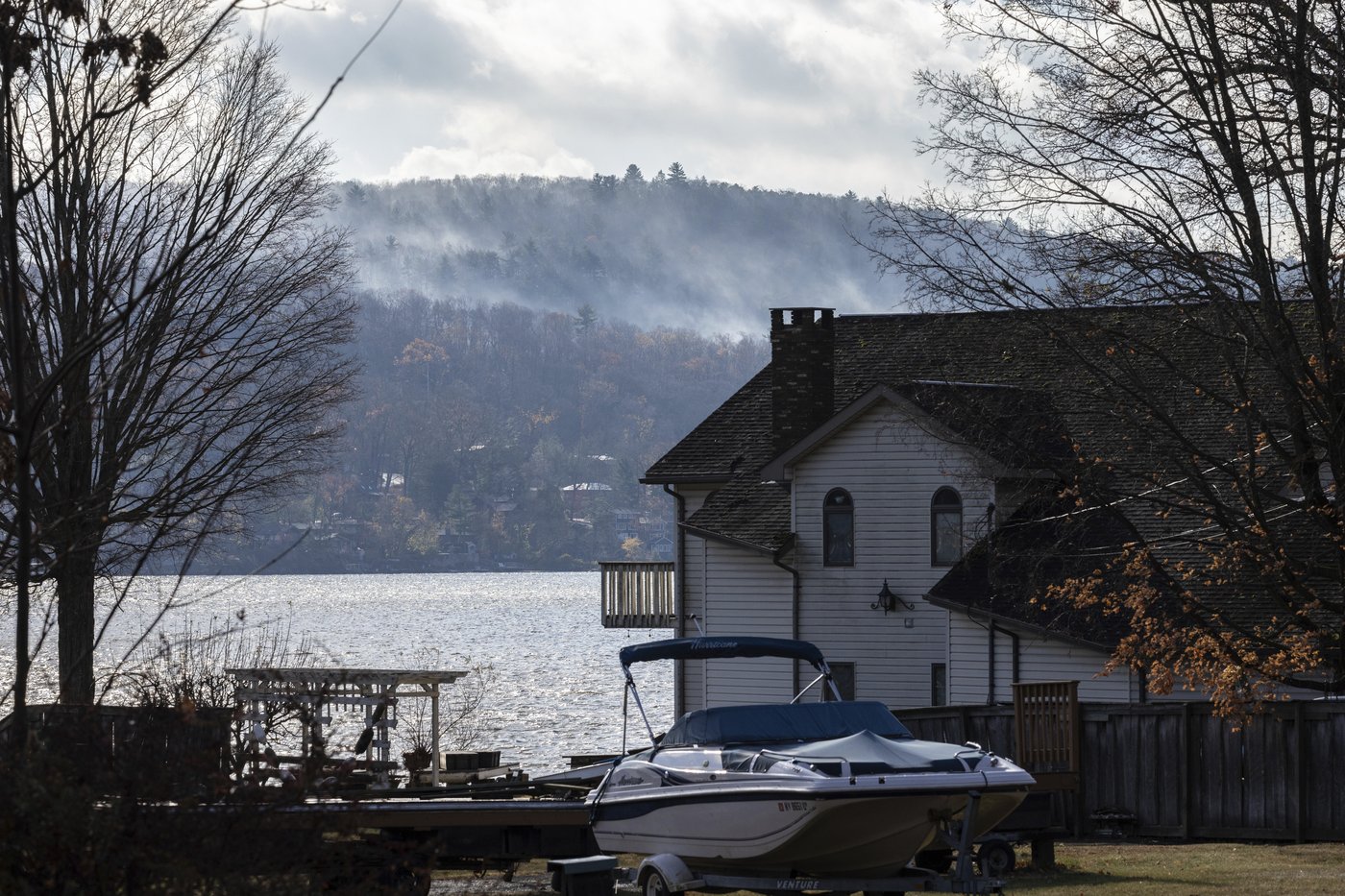 Fire crews on both US coasts battle wildfires | iNFOnews.ca