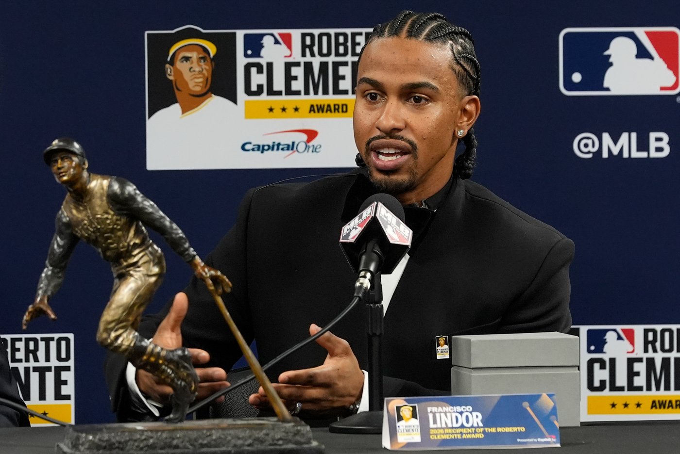Mets' Francisco Lindor wins Roberto Clemente Award for humanitarian work | iNFOnews.ca Mets' Francisco Lindor wins Roberto Clemente Award for humanitarian work | iNFOnews.ca