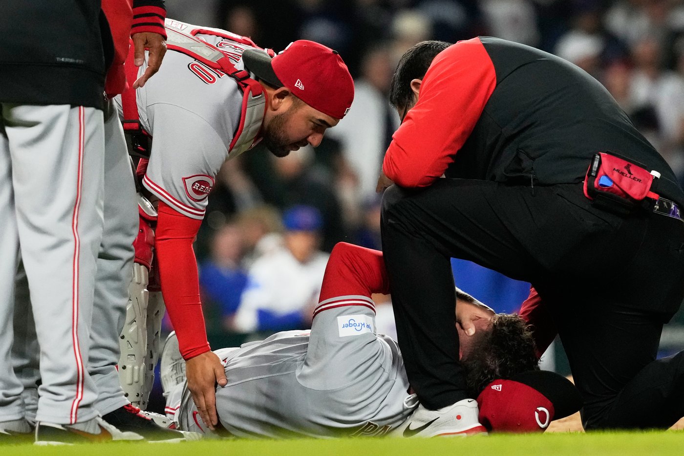 Reds closer Emilio Pagán carted off with an apparent left hamstring injury against the Cubs | iNFOnews.ca Reds closer Emilio Pagán carted off with an apparent left hamstring injury against the Cubs | iNFOnews.ca