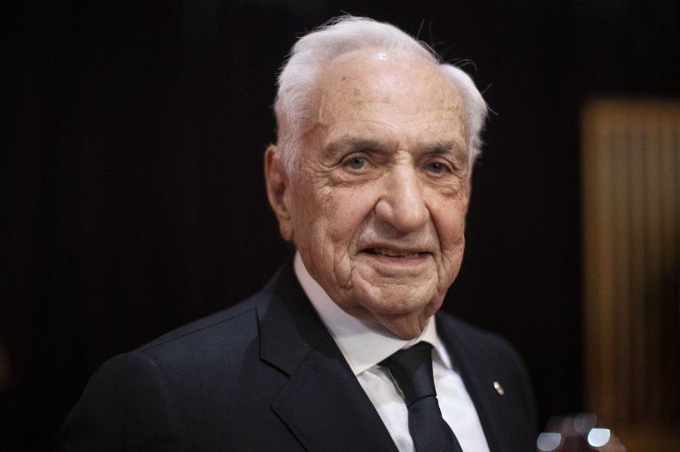 Canadian-born renegade architect Frank Gehry dies at 96 | iNFOnews.ca