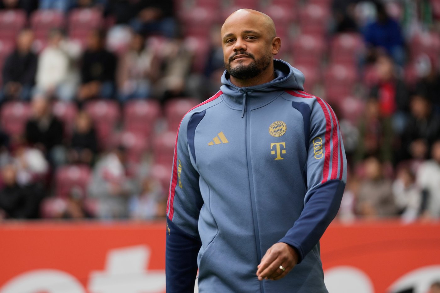 Bayern Munich coach Vincent Kompany hospitalized after collapsing at training | iNFOnews.ca