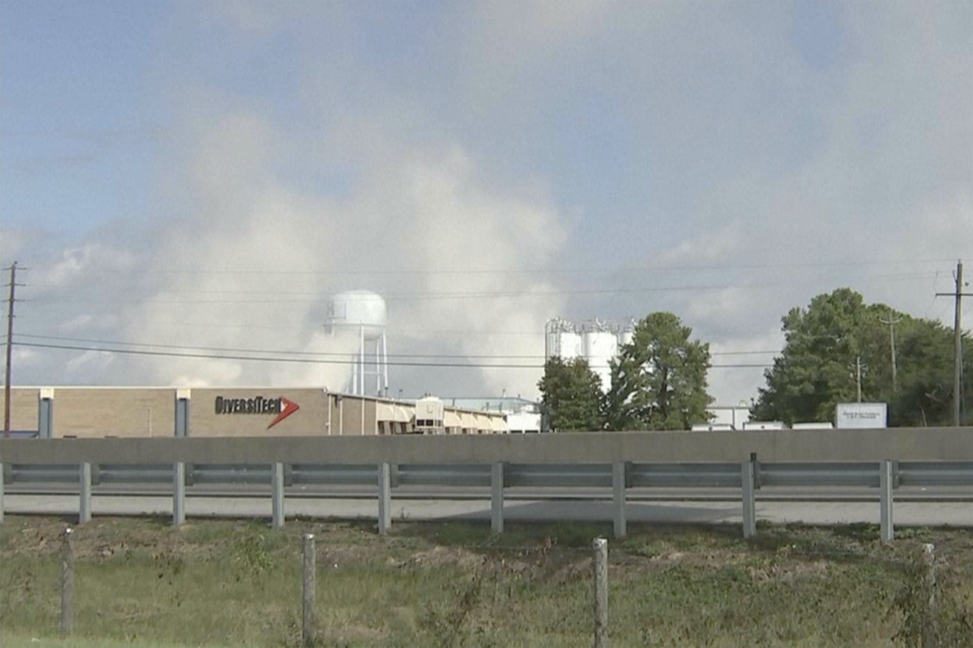 Interstate is closed outside Atlanta as residents evacuate due to a chemical plant fire | iNFOnews.ca Interstate is closed outside Atlanta as residents evacuate due to a chemical plant fire | iNFOnews.ca