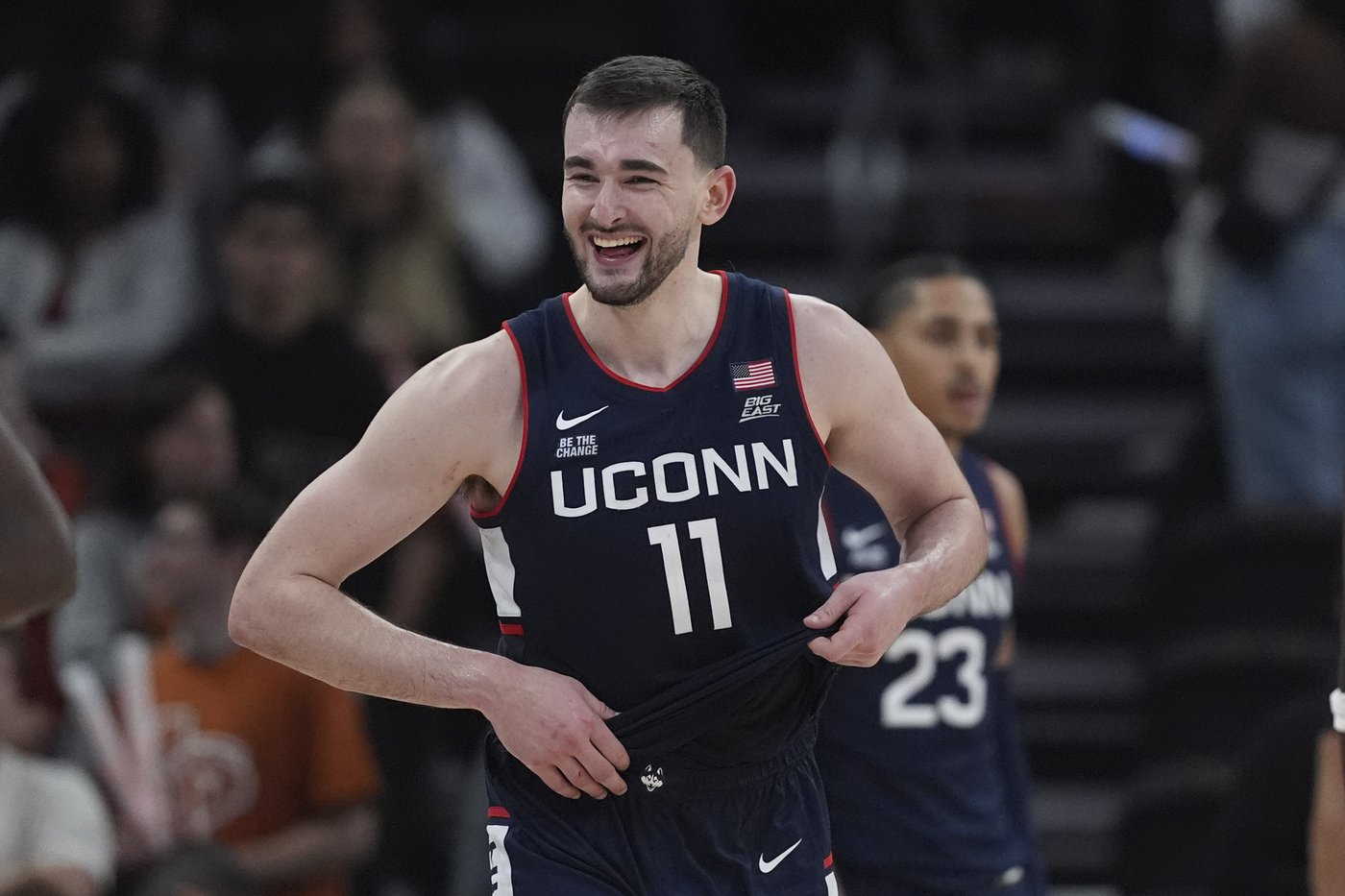 Karaban has 21 points and 11 rebounds in return, leads No. 25 UConn past Texas 76-65 | iNFOnews.ca