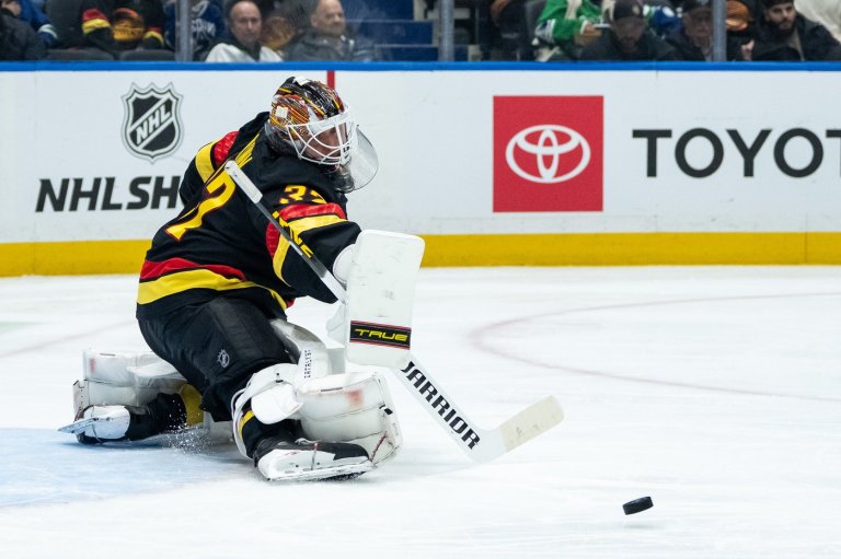 Vancouver Canucks goalie Kevin Lankinen to miss road trip for personal reasons | iNFOnews.ca