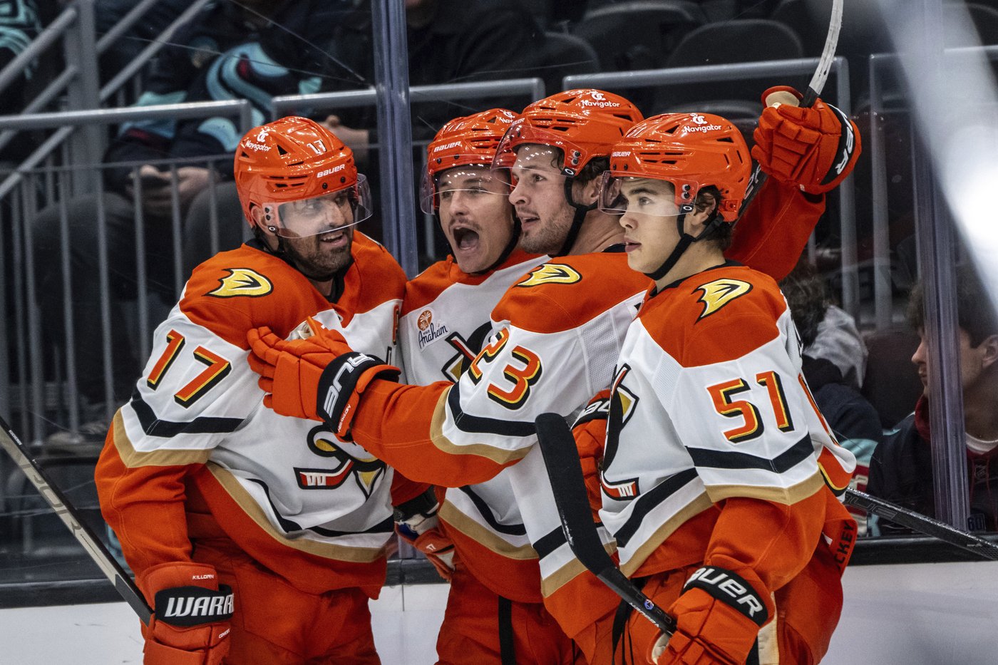 Gibson stops 42 shots as the Ducks beat the Kraken 5-2 | iNFOnews.ca