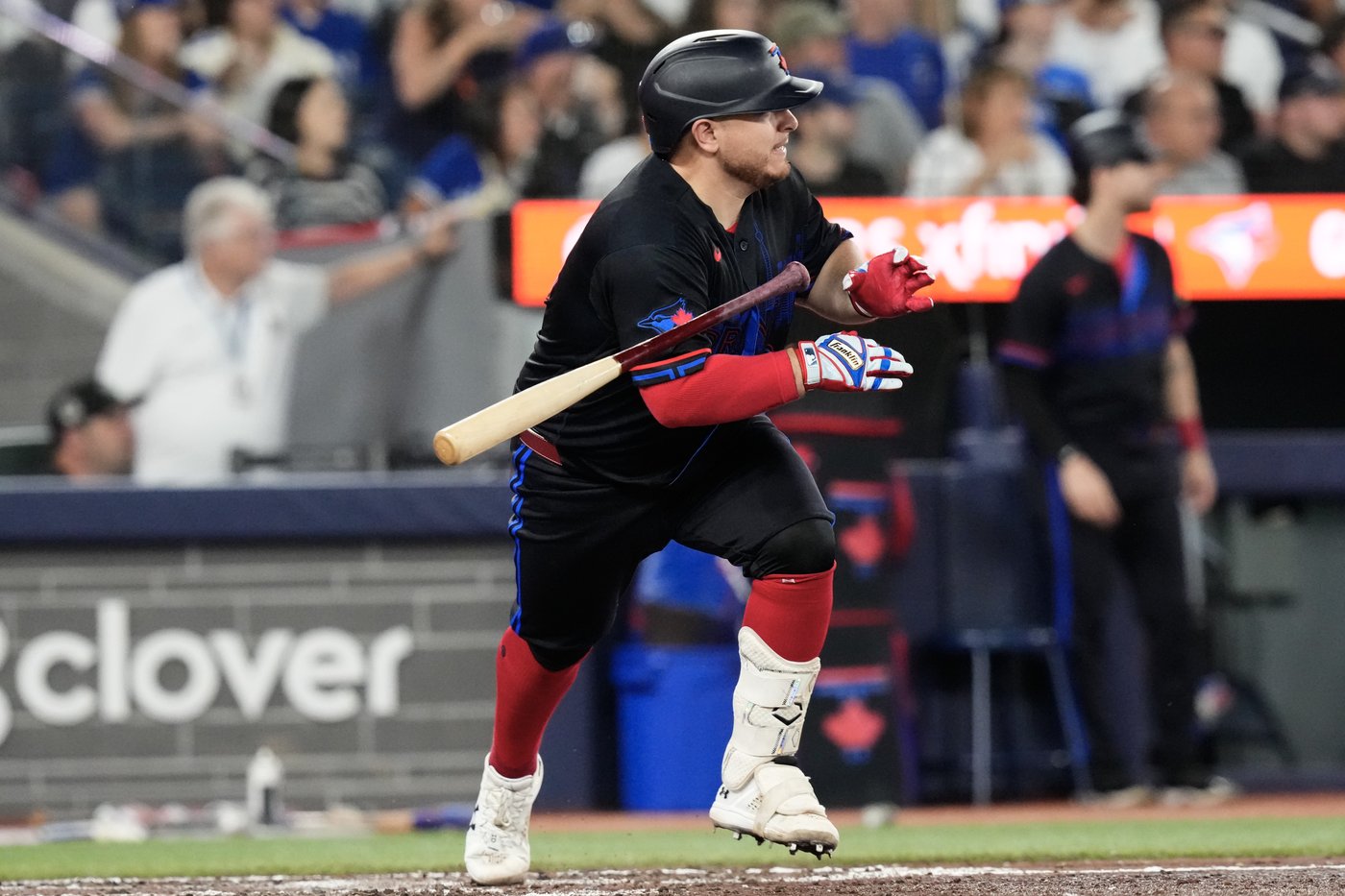 Jays slugger Guerrero Jr. to undergo concussion testing after taking knee to head | iNFOnews.ca