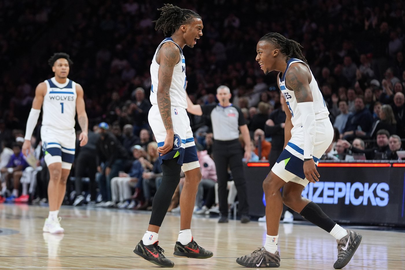 Dosunmu sparks Timberwolves' 147-111 rout of Jazz as Edwards remains out | iNFOnews.ca
