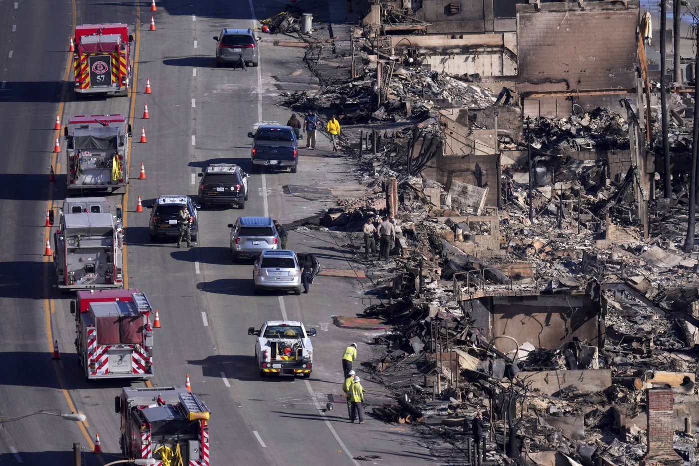 Pacific Coast Highway reopens nearly a month after devastating Southern California wildfires | iNFOnews.ca Pacific Coast Highway reopens nearly a month after devastating Southern California wildfires | iNFOnews.ca