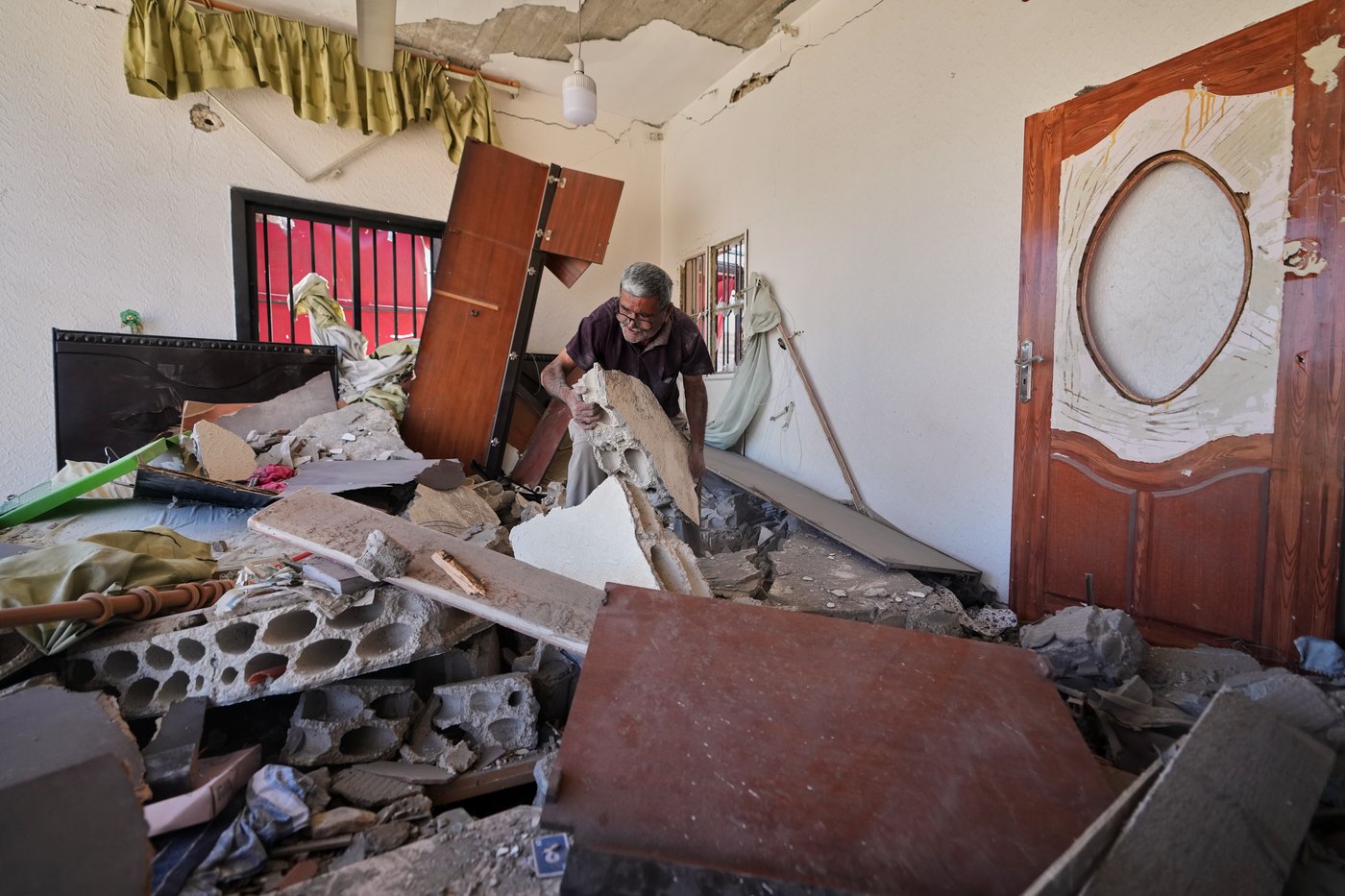 This Lebanese couple is among those returning to shattered homes under US-brokered deal with Israel | iNFOnews.ca This Lebanese couple is among those returning to shattered homes under US-brokered deal with Israel | iNFOnews.ca