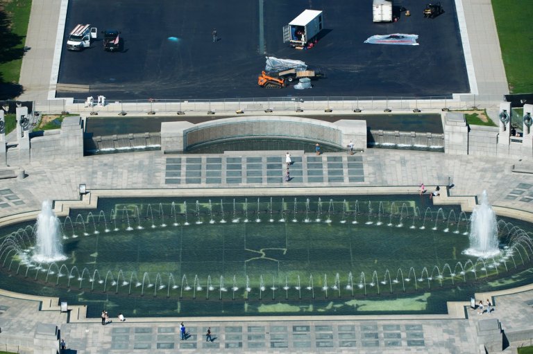 Kentucky woman indicted on charges she damaged the World War II Memorial in Washington | iNFOnews.ca