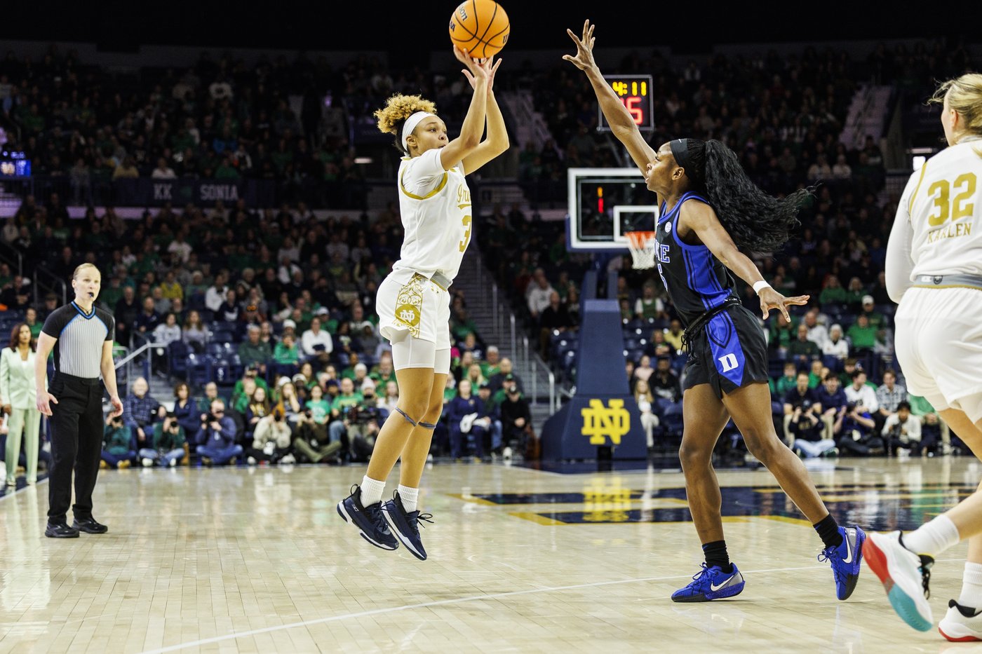 Notre Dame moves up to No. 1 in AP women's basketball poll, has busy week ahead | iNFOnews.ca Notre Dame moves up to No. 1 in AP women's basketball poll, has busy week ahead | iNFOnews.ca