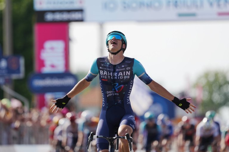 Segaert stuns with late breakaway for his first Grand Tour stage win in Giro | iNFOnews.ca