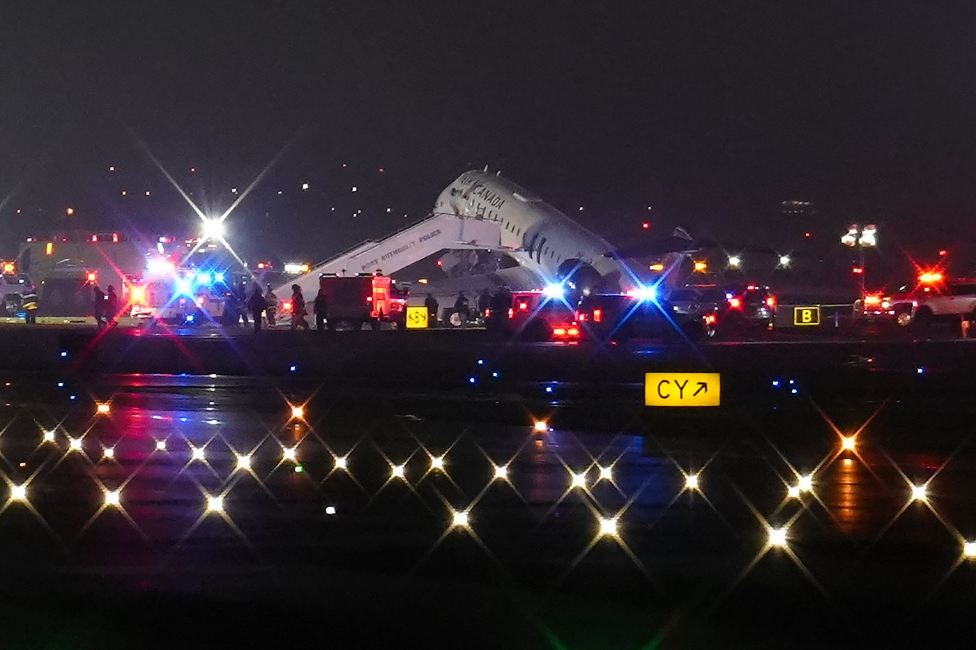 Photos show a collision on a runway at LaGuardia Airport in New York | iNwheels