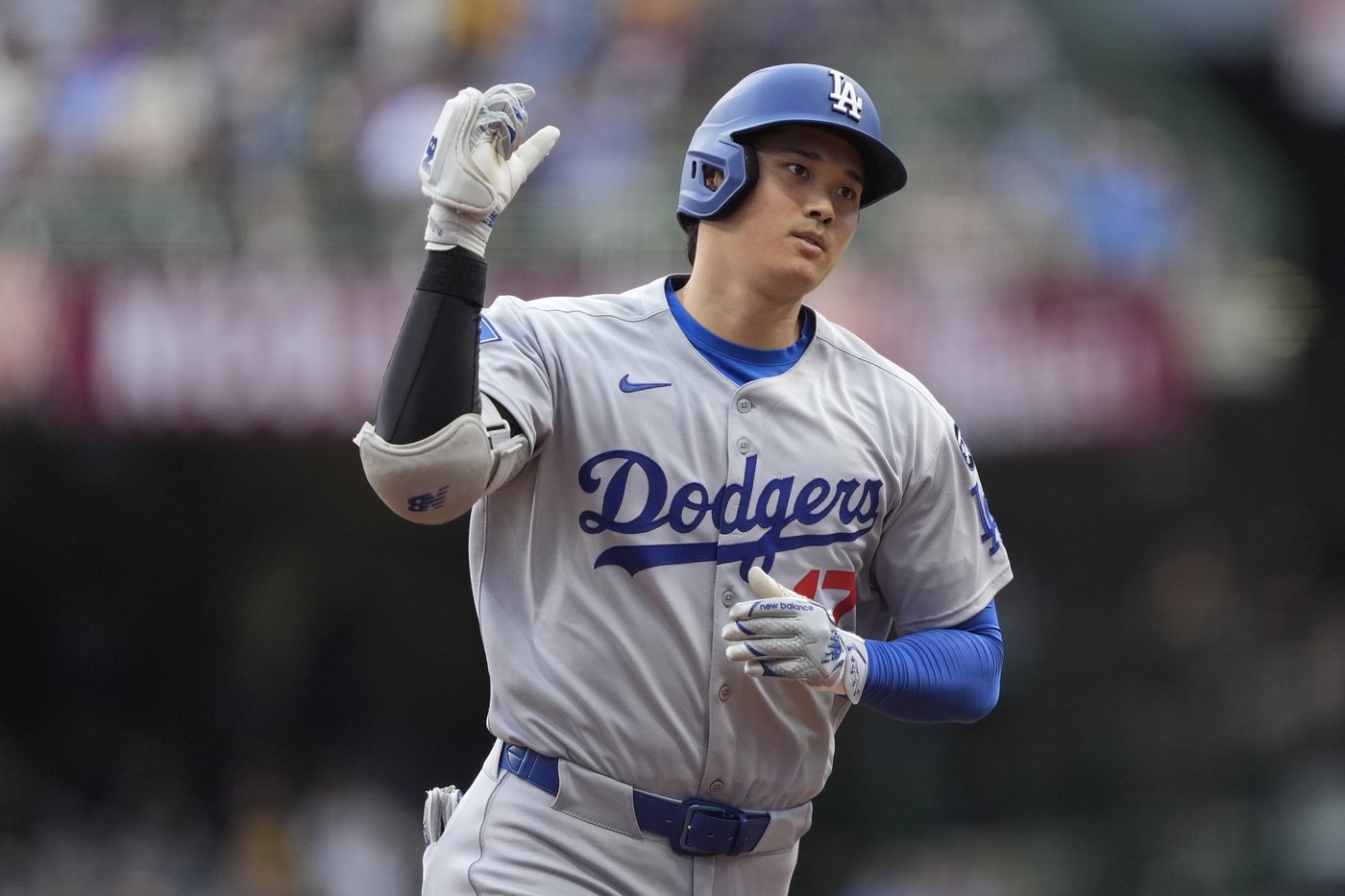 Misiorowski allows leadoff homer to Ohtani, then dominates as Brewers beat Dodgers 3-1 | iNFOnews.ca Misiorowski allows leadoff homer to Ohtani, then dominates as Brewers beat Dodgers 3-1 | iNFOnews.ca