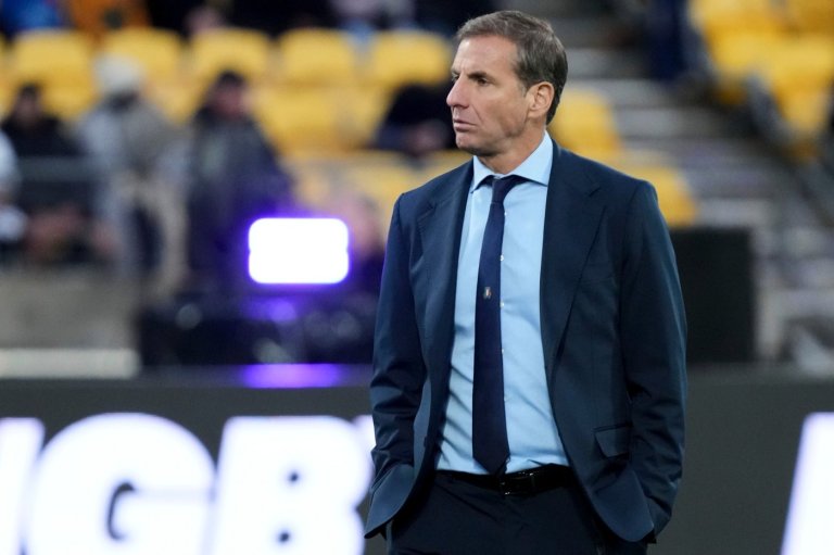 World Rugby bans Italy coach Gonzalo Quesada for 2 matches over referee comments | iNFOnews.ca