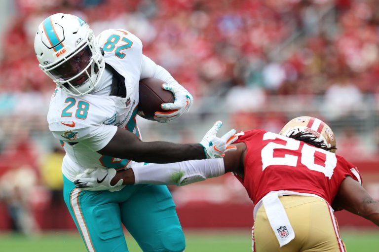 Dolphins must lean on small victories after being overmatched for a second straight game | iNFOnews.ca