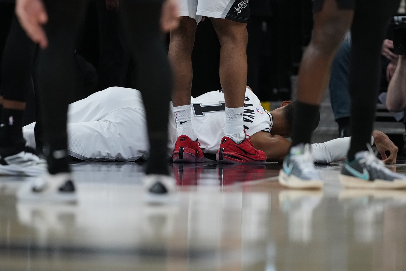 Victor Wembanyama has a concussion after falling face-first to court in loss to Blazers | iNFOnews.ca Victor Wembanyama has a concussion after falling face-first to court in loss to Blazers | iNFOnews.ca