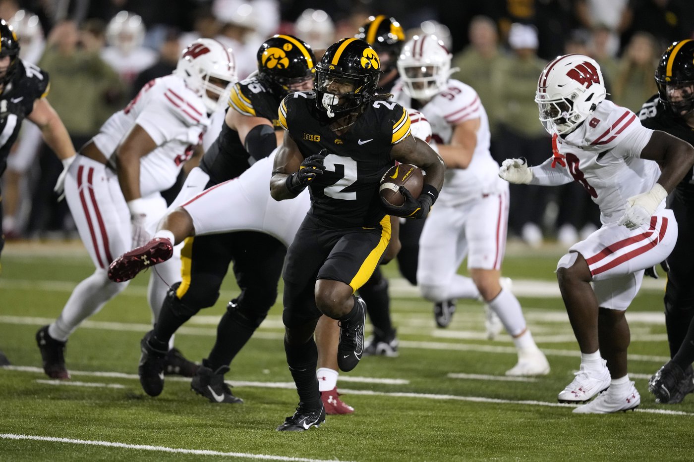 Kaleb Johnson scores 3 TDs, rushes for 135 yards in Iowa's 42-10 win over Wisconsin | iNFOnews.ca Kaleb Johnson scores 3 TDs, rushes for 135 yards in Iowa's 42-10 win over Wisconsin | iNFOnews.ca