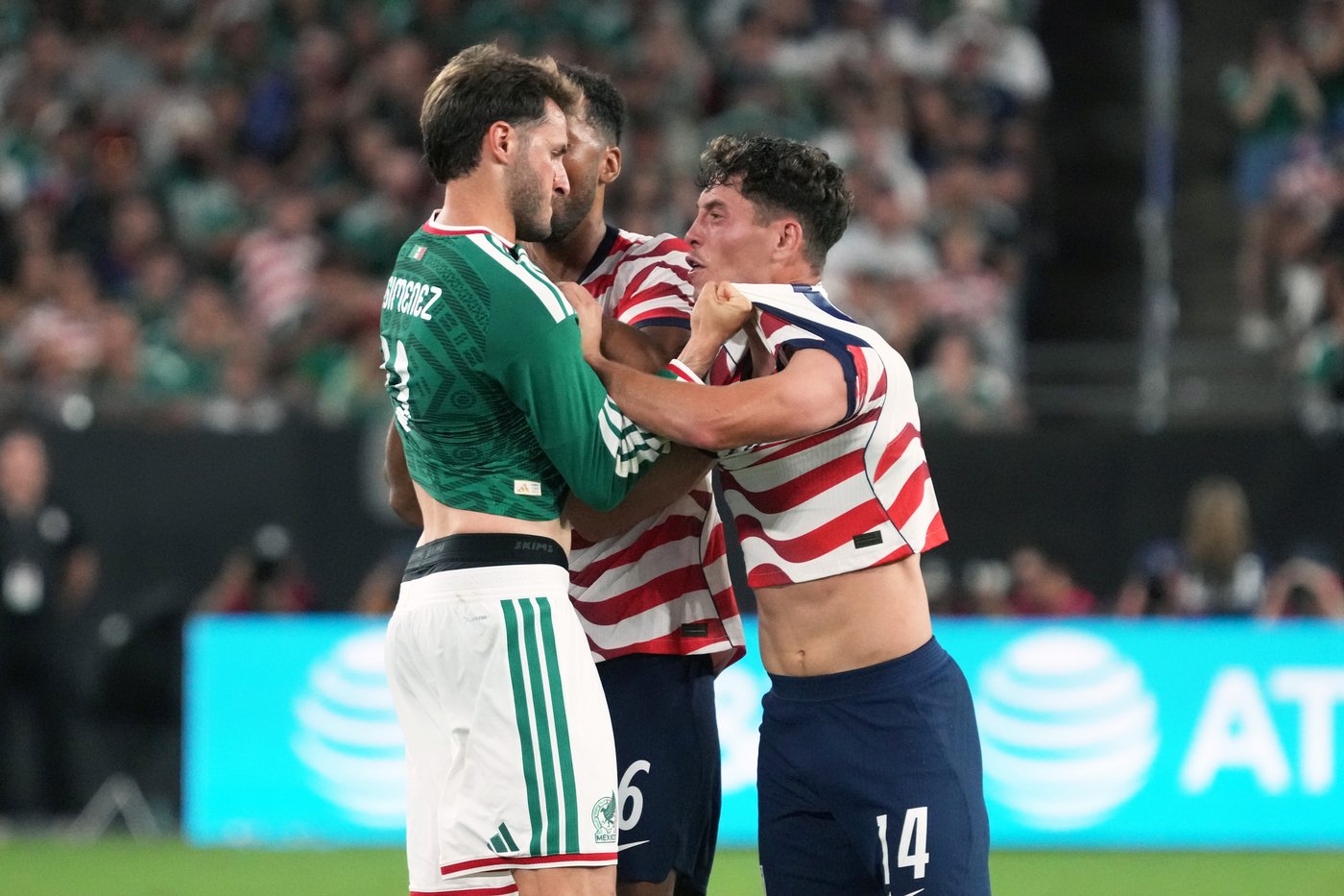 Cavan Sullivan -- just 17 years old -- becomes youngest USMNT player to score in 3-0 win vs. Mexico | iNFOnews.ca Cavan Sullivan -- just 17 years old -- becomes youngest USMNT player to score in 3-0 win vs. Mexico | iNFOnews.ca