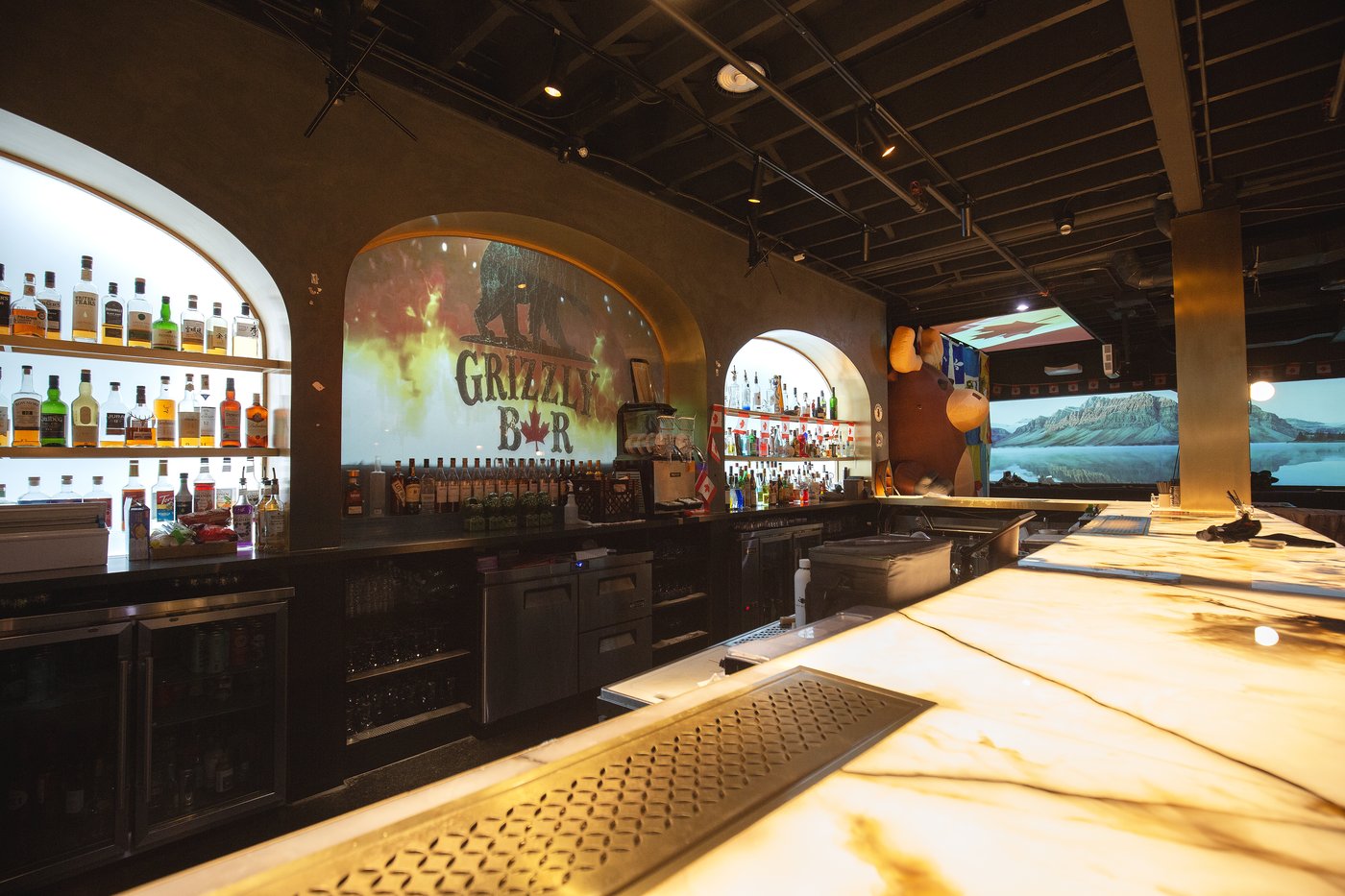 Sorry not sorry: Restaurants revamp decor, menus to showcase Canadian ties | iNFOnews.ca