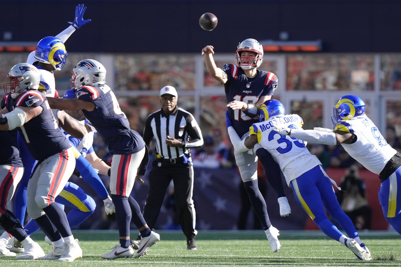 Dolphins look to win 3rd straight game when they host Pats | iNFOnews.ca