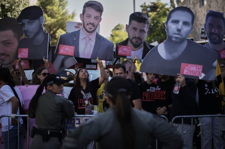 Israelis honor victims 2 years after Hamas attack as talks resume, in photos | iNFOnews.ca